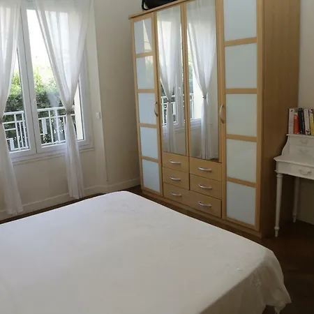Du Midi Apartment